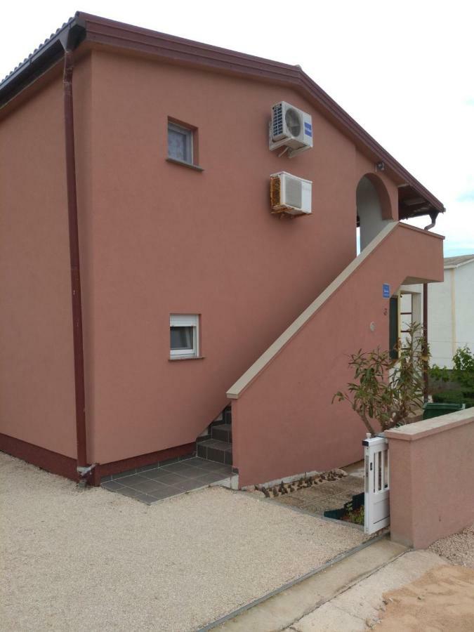 Tomek Apartment Вир Экстерьер фото