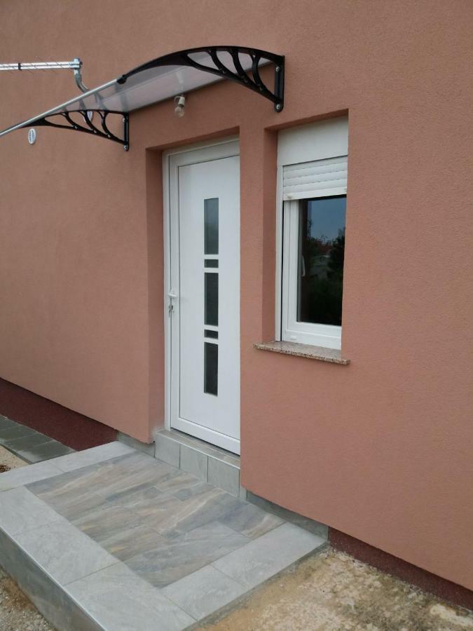 Tomek Apartment Вир Экстерьер фото